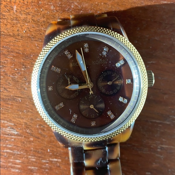 Michael Kors Tortoise Shell Ladies Watch - Picture 3 of 3